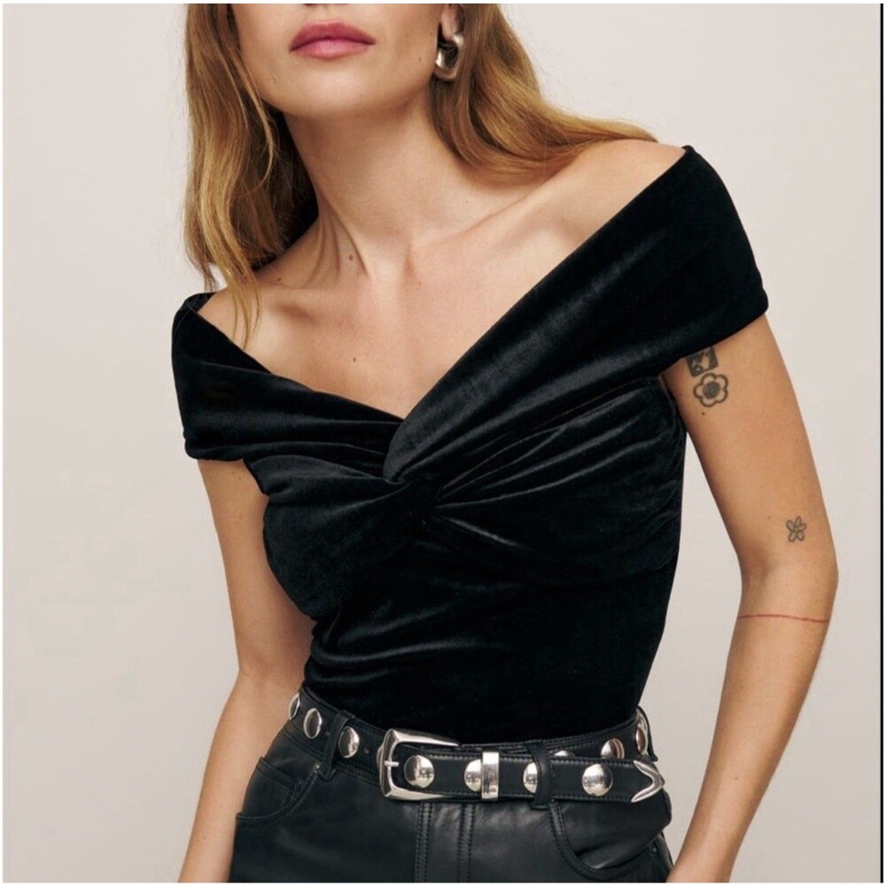 Reformation Women’s Black Luxe Velvet Ezlynn Knit Top Size M